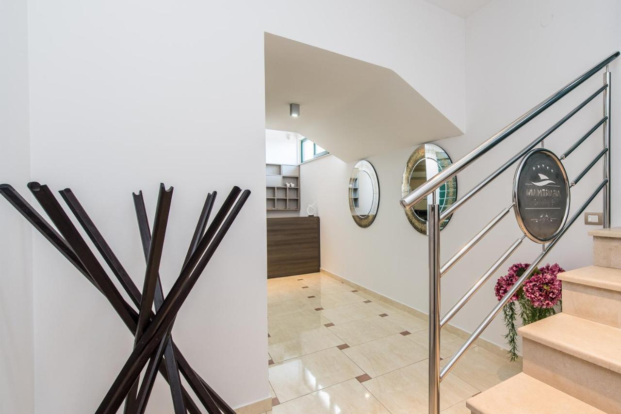 Apartment Sarkic 1 Novalja Bagian luar foto